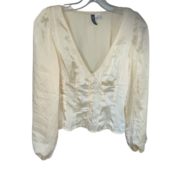 Divided Elegant Blouse Small Cream Fitted with Puff long Sleeves Vee neckline - Picture 2 of 9